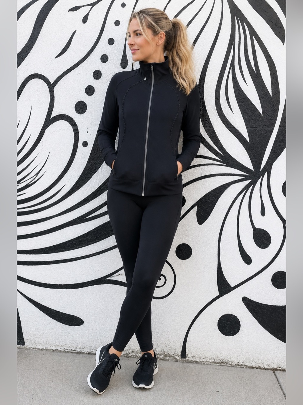 Lululemon Nice Asana Jacket  Ruffle  size 6.